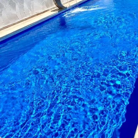 Urla Klorsuz Tuzlu Su Havuzlu Evde Konakla Apartment